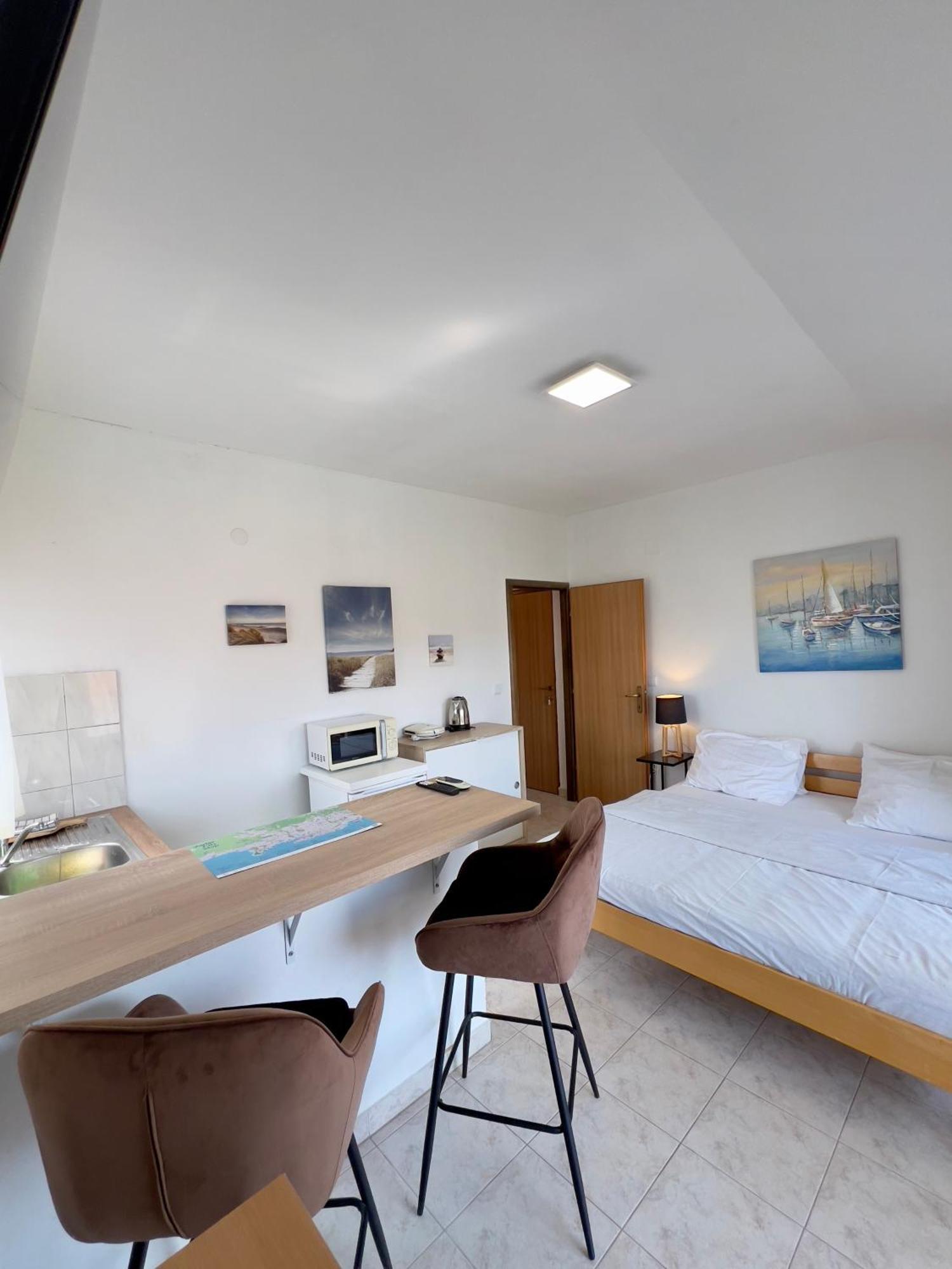 Rooms & Apartments Hegic ザダル エクステリア 写真